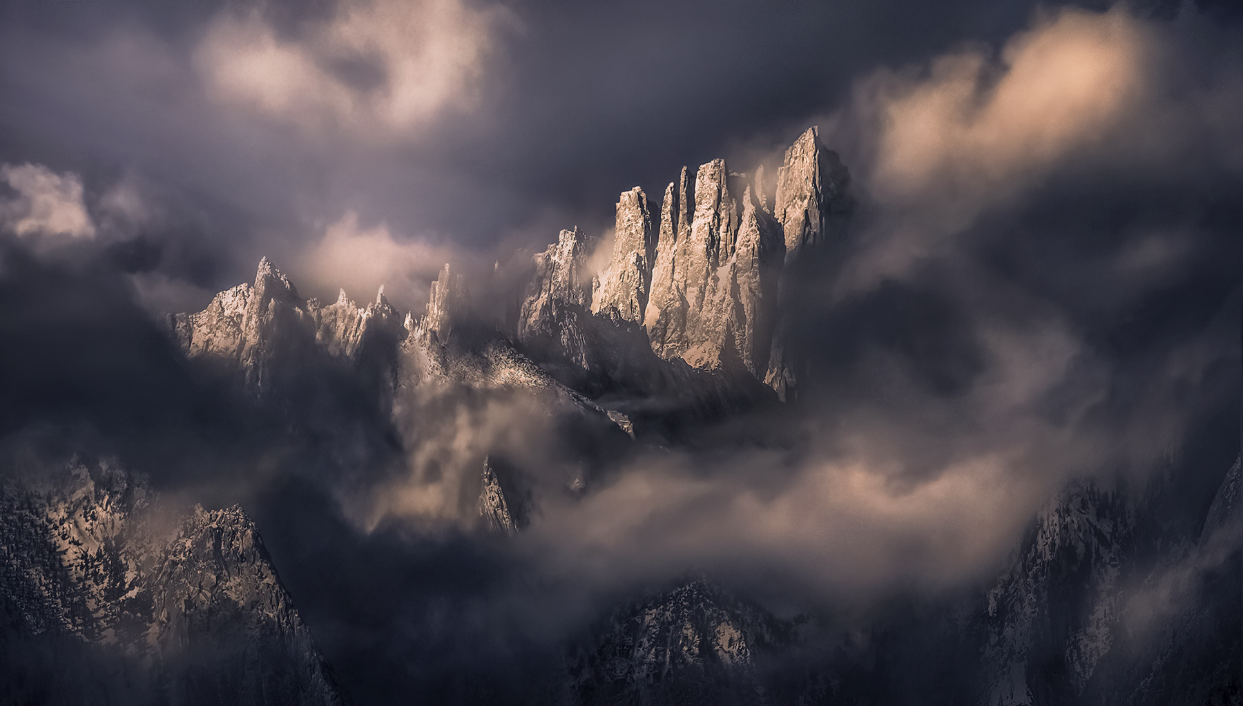 The pinnacle of mountain photography is the clearing storm. &nbsp;During&nbsp;this clearing storm the pinnacles stole the show...